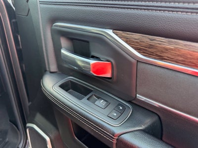 2019 RAM 3500 Laramie Crew Cab 4x4 8' Box