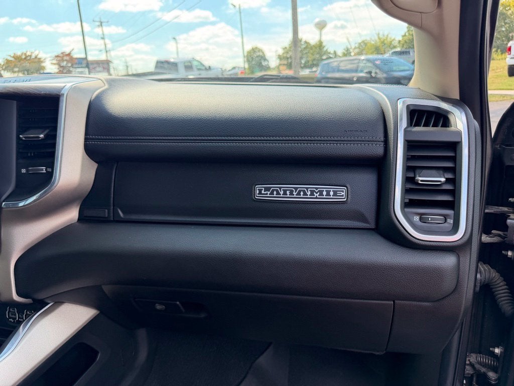 2019 RAM 3500 Laramie Crew Cab 4x4 8' Box