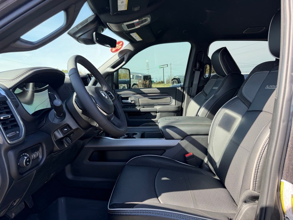 2025 RAM 3500 Laramie Crew Cab 4x4 8' Box