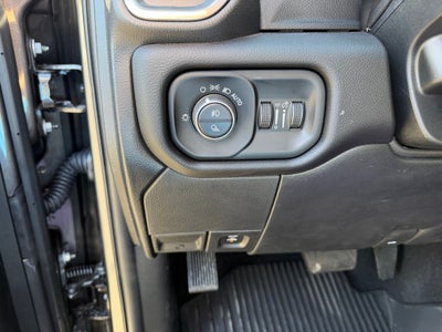 2025 RAM 3500 Laramie Crew Cab 4x4 8' Box