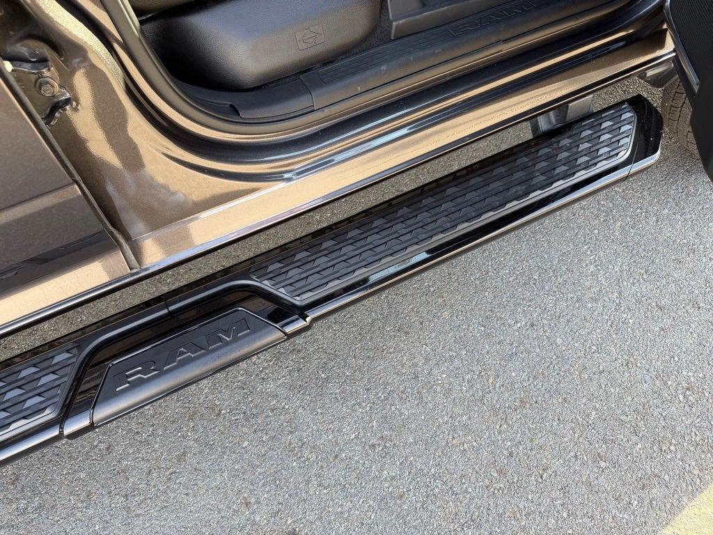 2025 RAM 3500 Laramie Crew Cab 4x4 8' Box