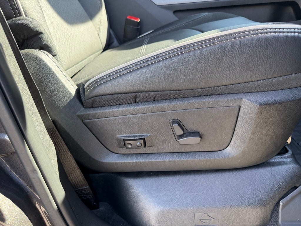 2025 RAM 3500 Laramie Crew Cab 4x4 8' Box