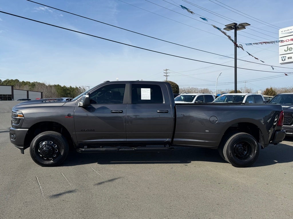 2025 RAM 3500 Laramie Crew Cab 4x4 8' Box