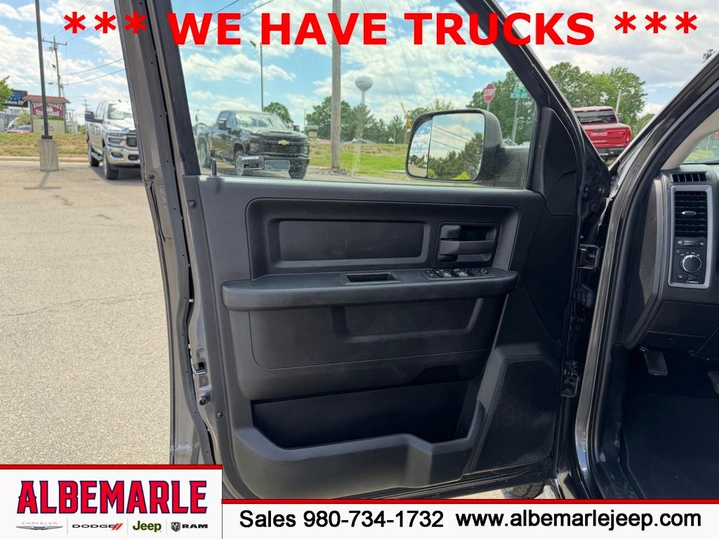 2022 RAM 1500 Classic Tradesman Crew Cab 4x2 5'7' Box