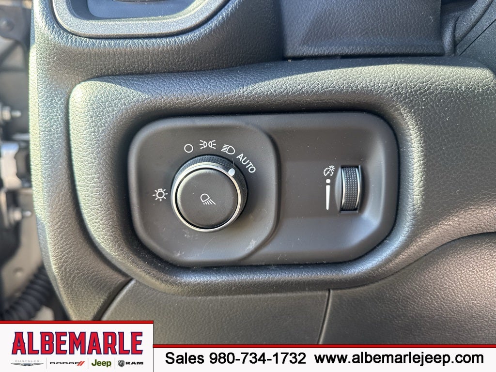 2024 RAM 2500 Tradesman Crew Cab 4x4 6'4' Box