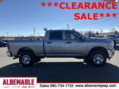 2024 RAM 2500 Tradesman Crew Cab 4x4 6'4' Box