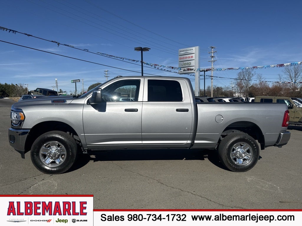 2024 RAM 2500 Tradesman Crew Cab 4x4 6'4' Box