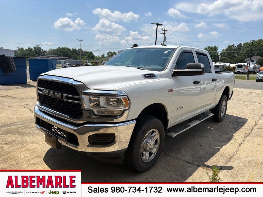 2022 RAM 2500 Tradesman Crew Cab 4x4 6'4' Box