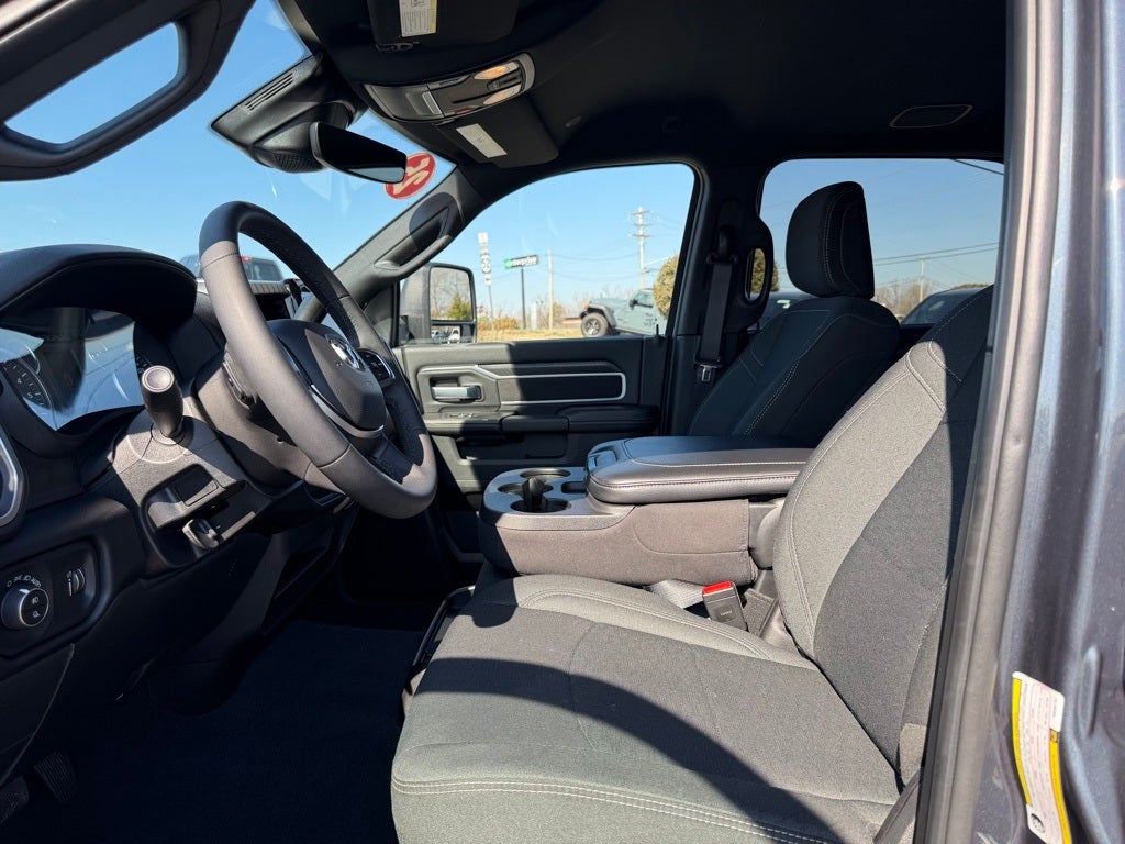 2025 RAM 2500 Big Horn Crew Cab 4x4 6'4' Box