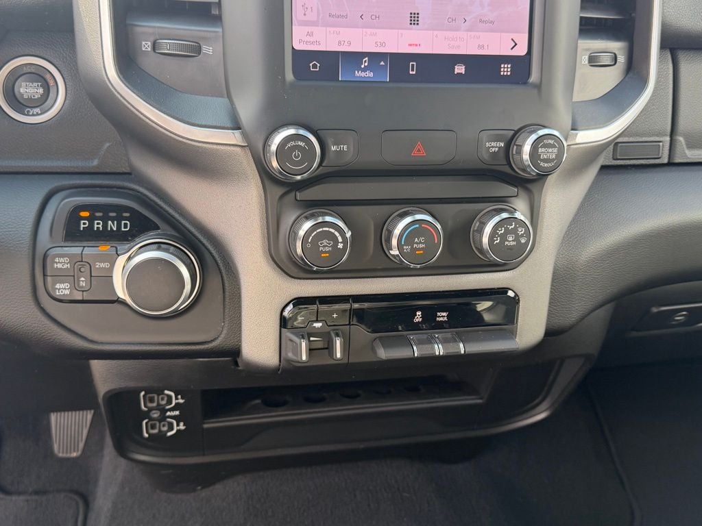 2024 RAM 2500 Big Horn Crew Cab 4x4 6'4' Box