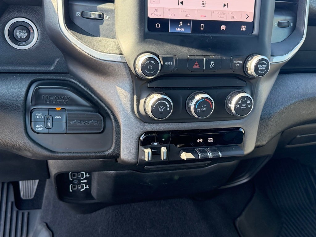 2022 RAM 2500 Big Horn Crew Cab 4x4 6'4' Box