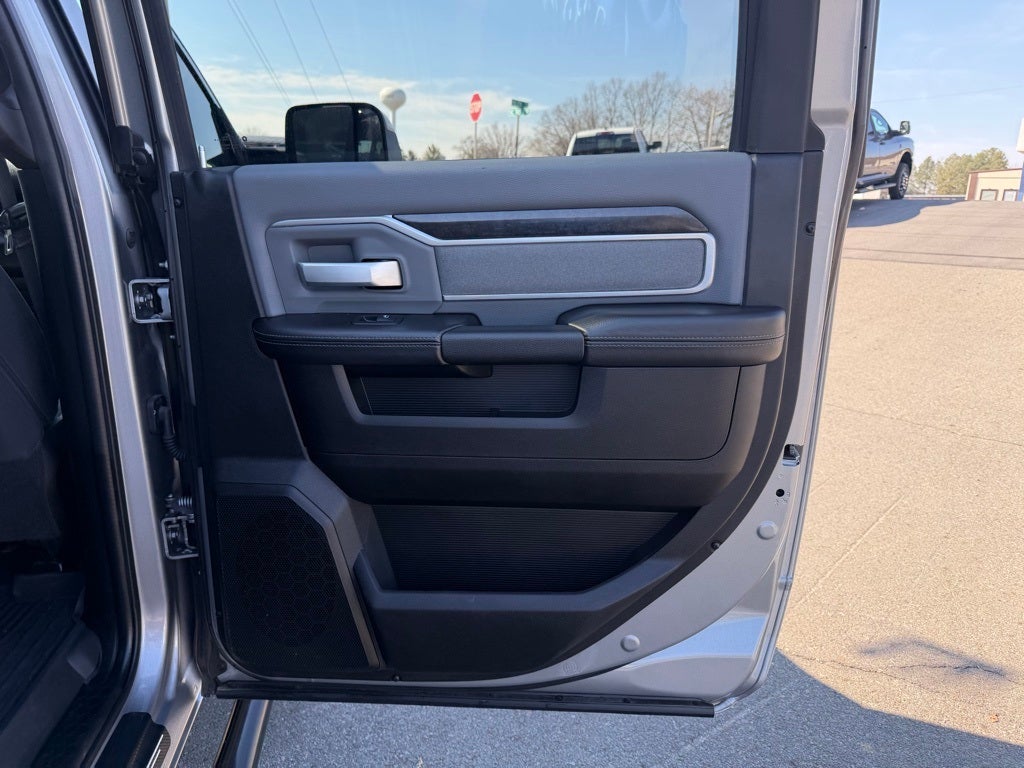 2022 RAM 2500 Big Horn Crew Cab 4x4 6'4' Box