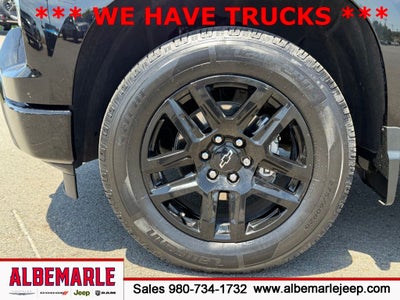 2023 Chevrolet Silverado 1500 2WD Crew Cab Short Bed Custom