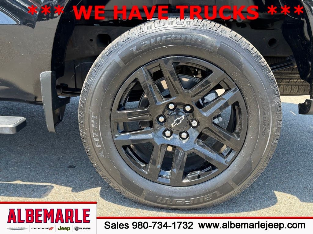 2023 Chevrolet Silverado 1500 2WD Crew Cab Short Bed Custom