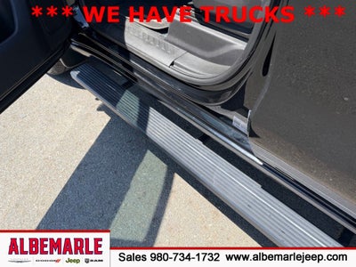 2023 Chevrolet Silverado 1500 2WD Crew Cab Short Bed Custom