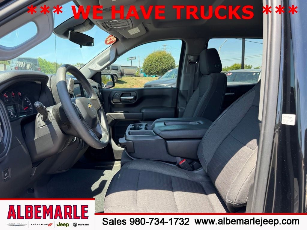 2023 Chevrolet Silverado 1500 2WD Crew Cab Short Bed Custom