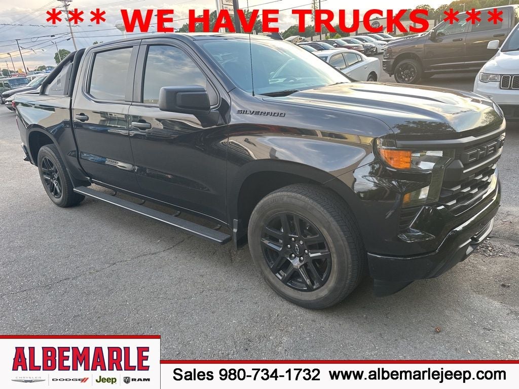 2023 Chevrolet Silverado 1500 2WD Crew Cab Short Bed Custom