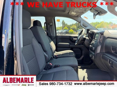 2023 Chevrolet Silverado 1500 2WD Crew Cab Short Bed Custom