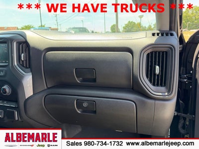 2023 Chevrolet Silverado 1500 2WD Crew Cab Short Bed Custom