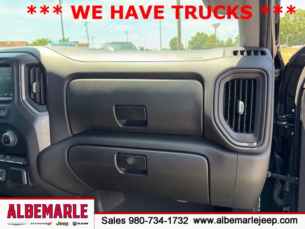 2023 Chevrolet Silverado 1500 2WD Crew Cab Short Bed Custom