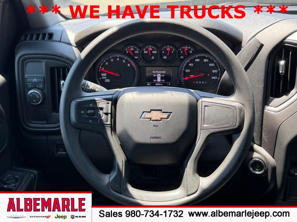 2023 Chevrolet Silverado 1500 2WD Crew Cab Short Bed Custom