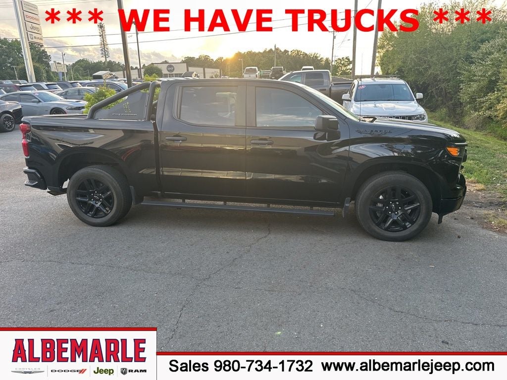 2023 Chevrolet Silverado 1500 2WD Crew Cab Short Bed Custom