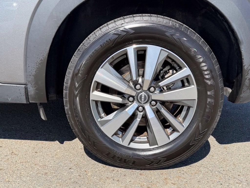 2025 Nissan Pathfinder SL FWD