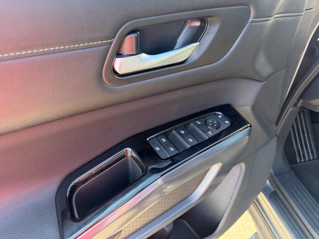 2025 Nissan Pathfinder SL FWD