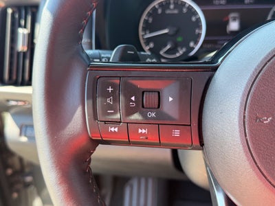 2025 Nissan Pathfinder SL FWD