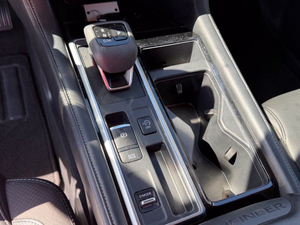 2025 Nissan Pathfinder SL FWD