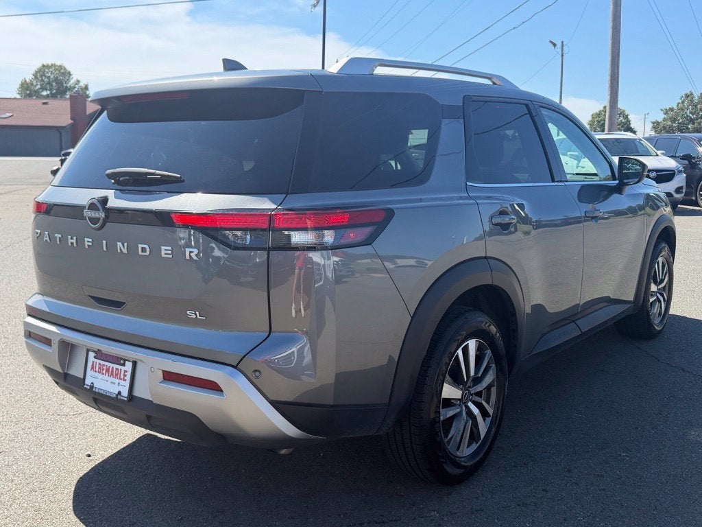 2025 Nissan Pathfinder SL FWD