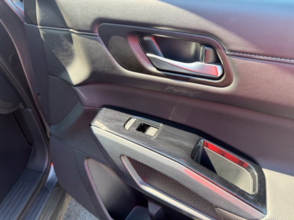 2025 Nissan Pathfinder SL FWD