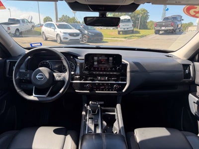 2025 Nissan Pathfinder SL FWD