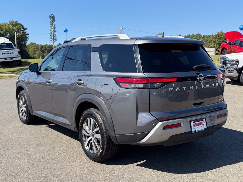 2025 Nissan Pathfinder SL FWD