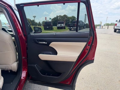 2023 Toyota Highlander XLE