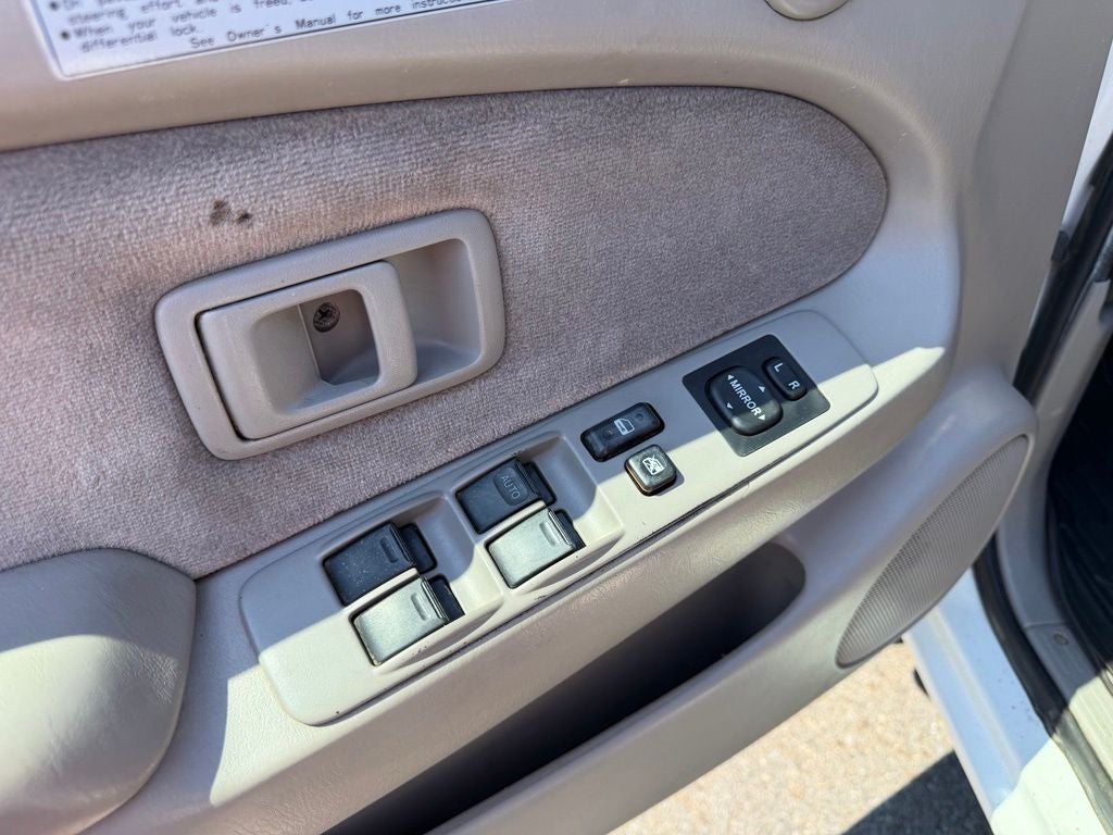 2004 Toyota Tacoma Base V6