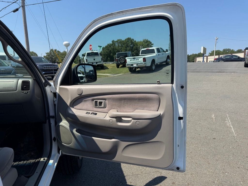 2004 Toyota Tacoma Base V6
