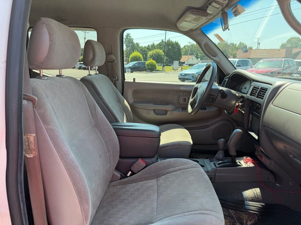 2004 Toyota Tacoma Base V6