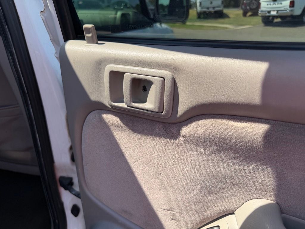 2004 Toyota Tacoma Base V6