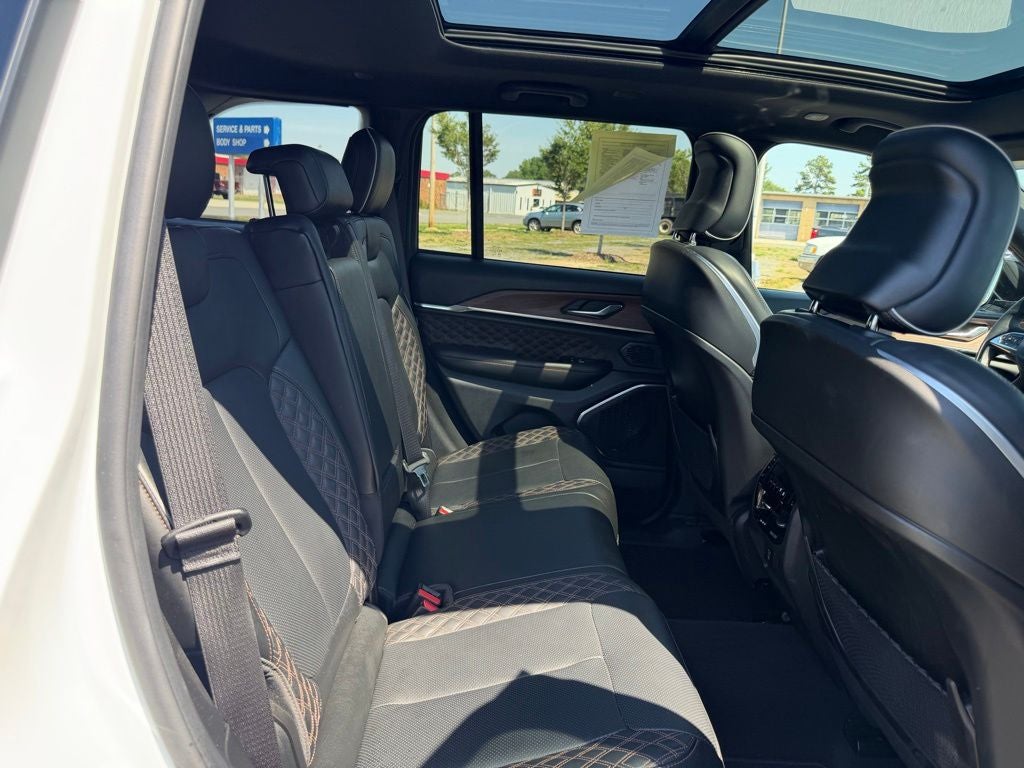 2025 Jeep Grand Cherokee Summit