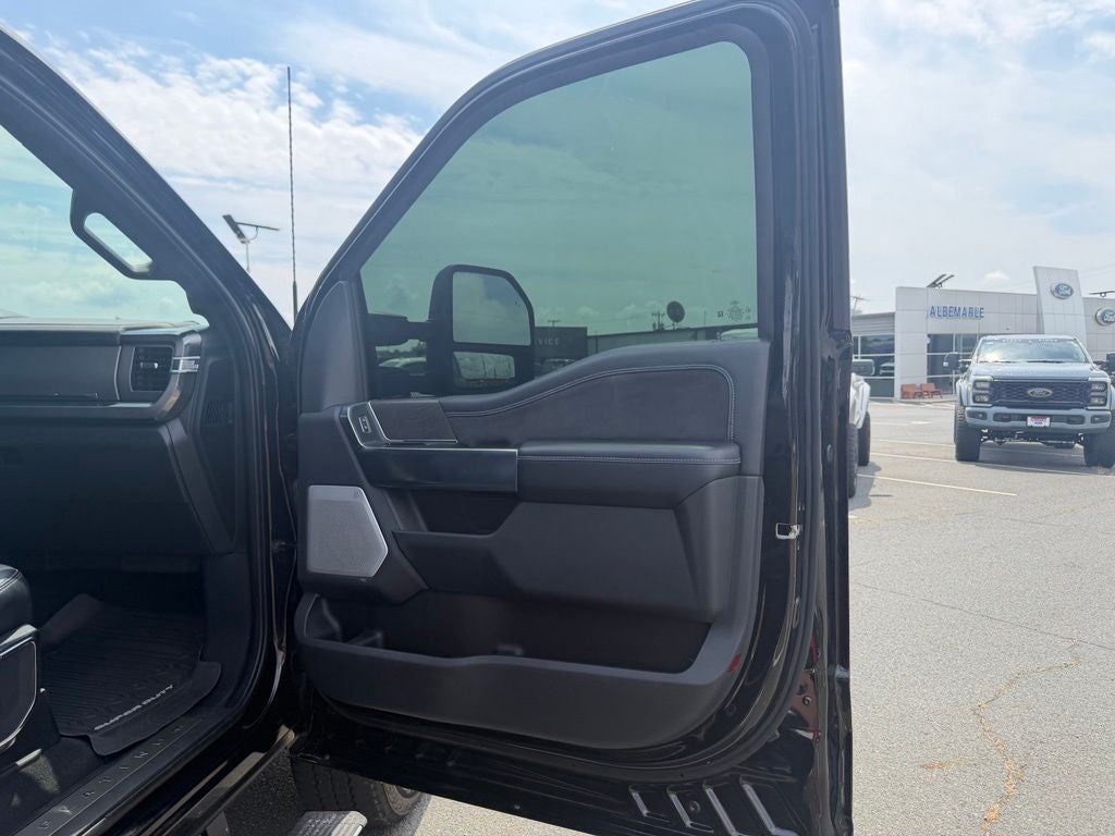 2025 Ford F-350SD Platinum