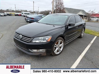 2015 Volkswagen Passat 1.8T SE w/Sunroof/Nav