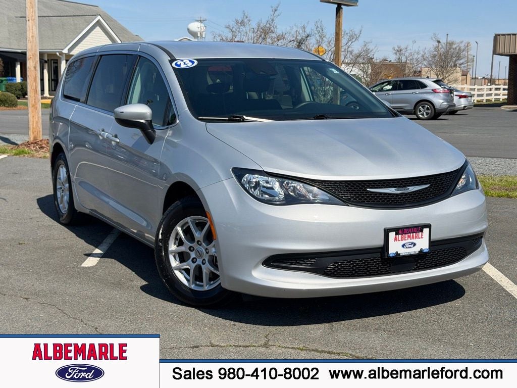 2023 Chrysler Voyager LX