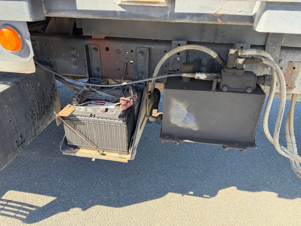 2000 Ford F-650SD XL DRW