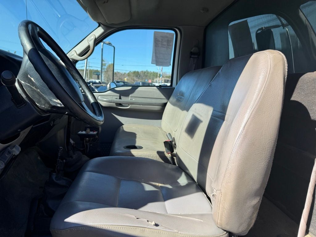 2000 Ford F-650SD XL DRW