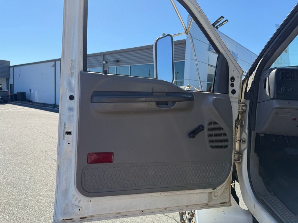 2000 Ford F-650SD XL DRW