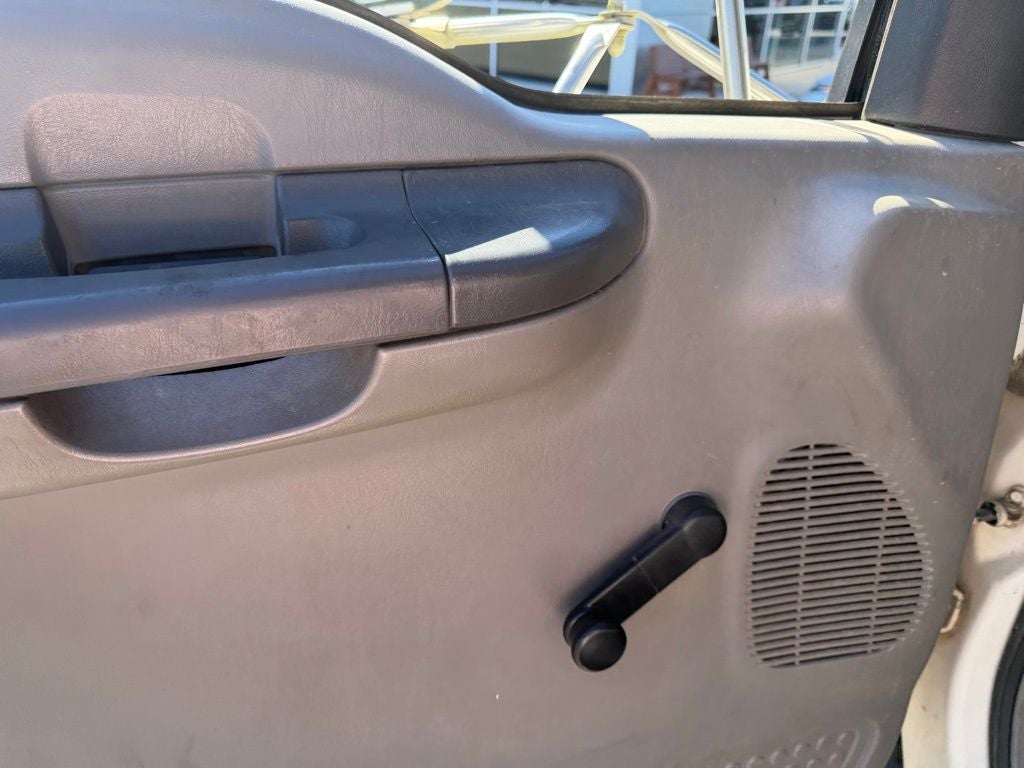 2000 Ford F-650SD XL DRW