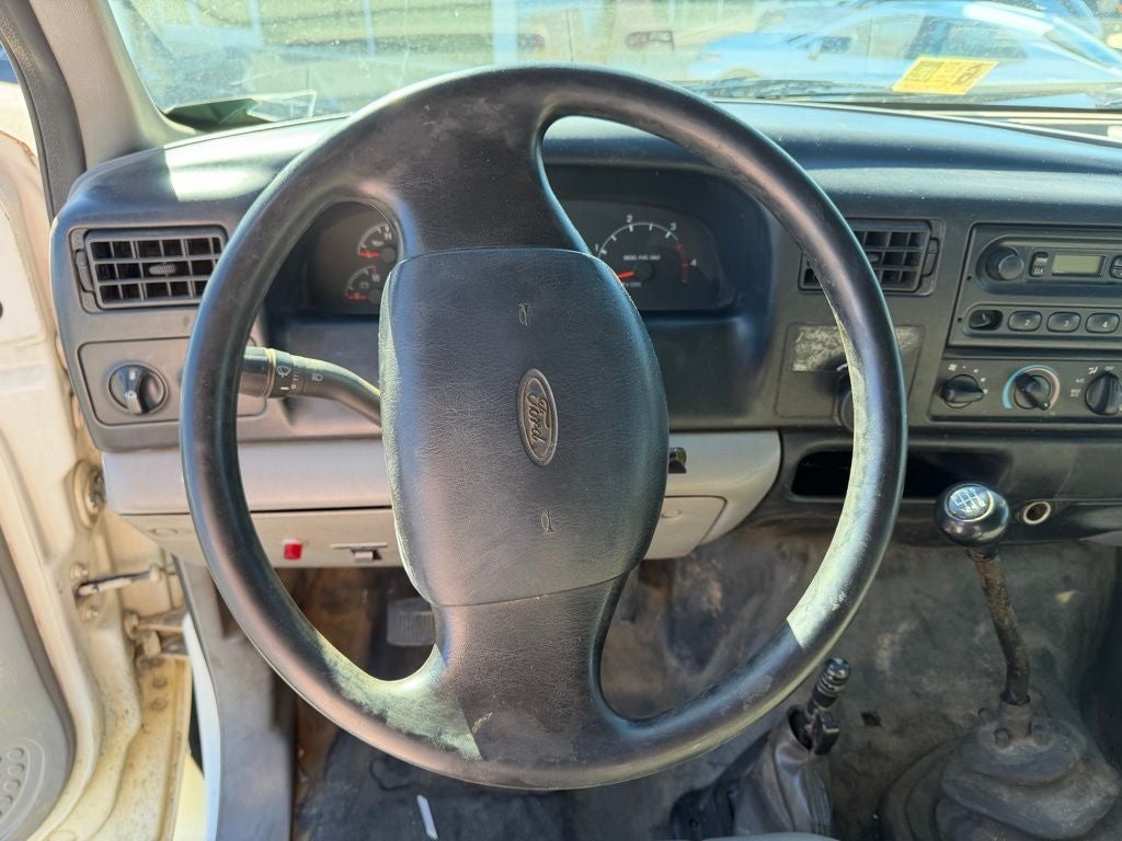 2000 Ford F-650SD XL DRW