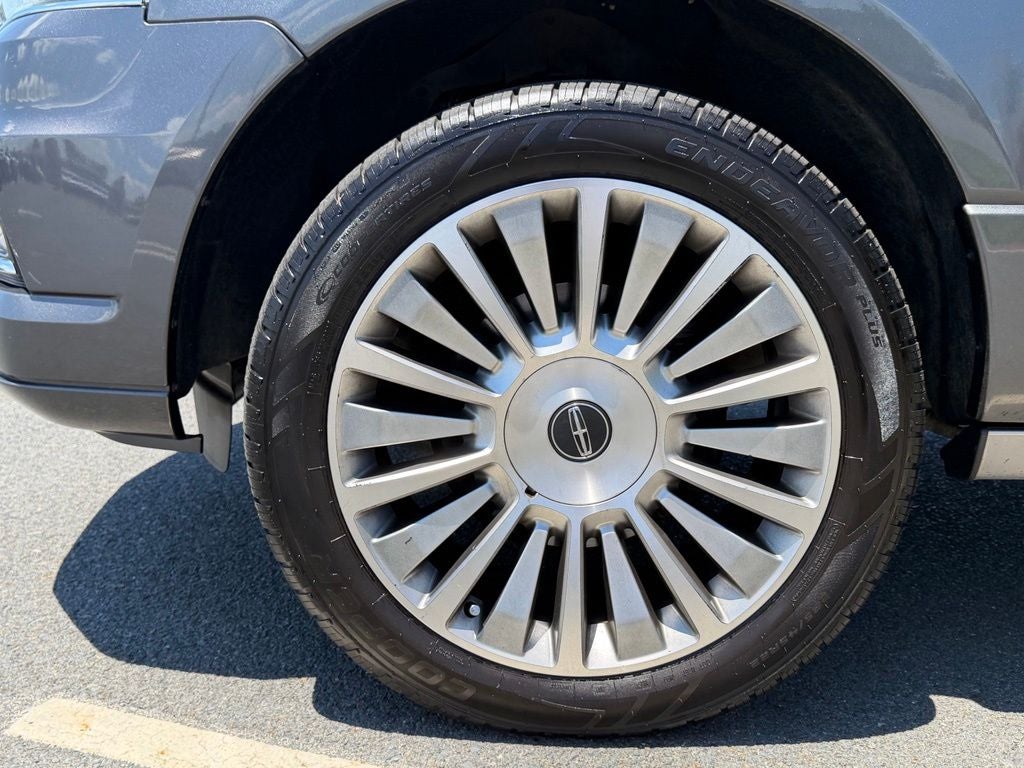 2015 Lincoln Navigator L Base
