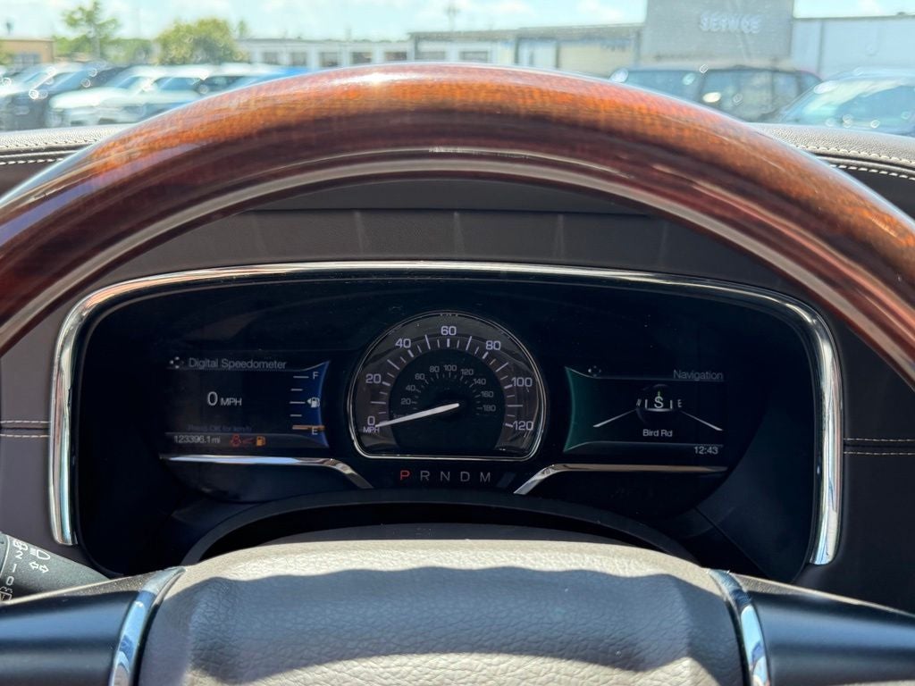 2015 Lincoln Navigator L Base